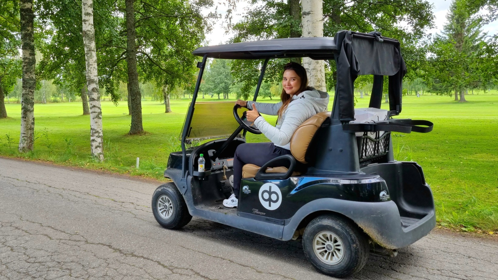 Kia-Emilia Hakala järjesti Pori Energian asiakasgolf-tapahtumaa